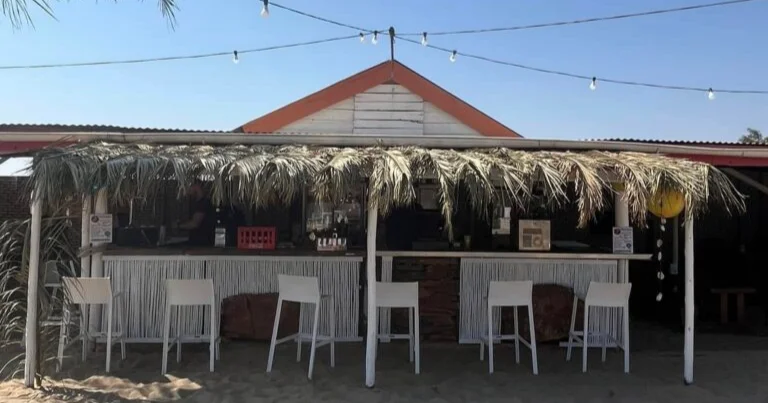 Captain's Island beach restaurant